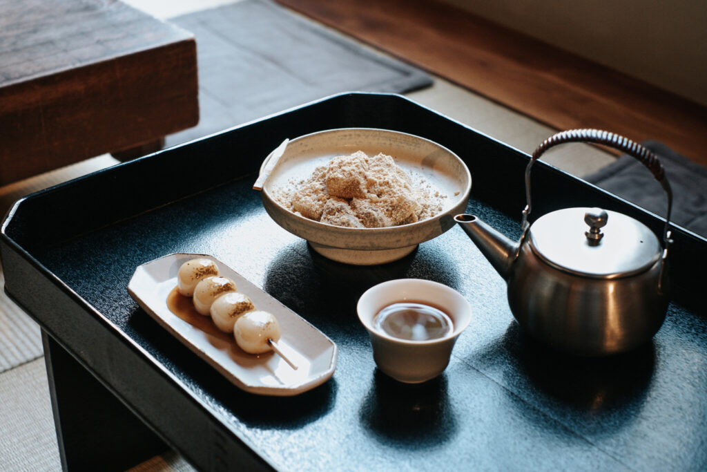 焙茶選用日本一保堂，是來自京都超過三百多年的茶舖